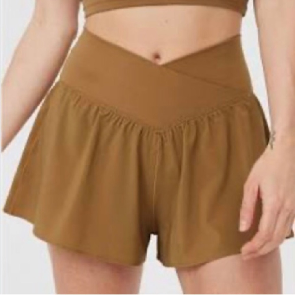 aerie V-Waist Flow Athletic Shorts in Caramel Brown